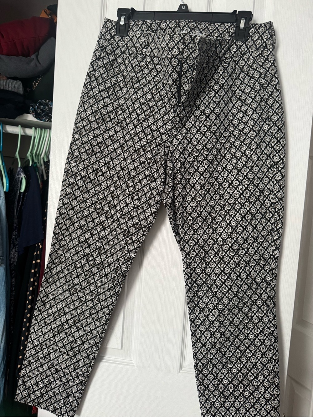 Old Navy Black and White Cropped Patterned Pants